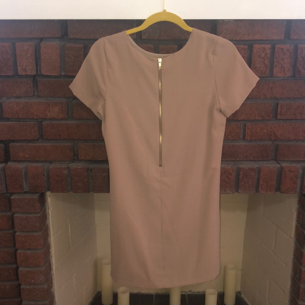 NEVER WORN beige Lulu’s shift dress